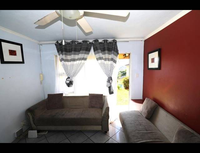 2 BEDROOM APARTMENT FOR SALE IN CAVERSHAM GLEN